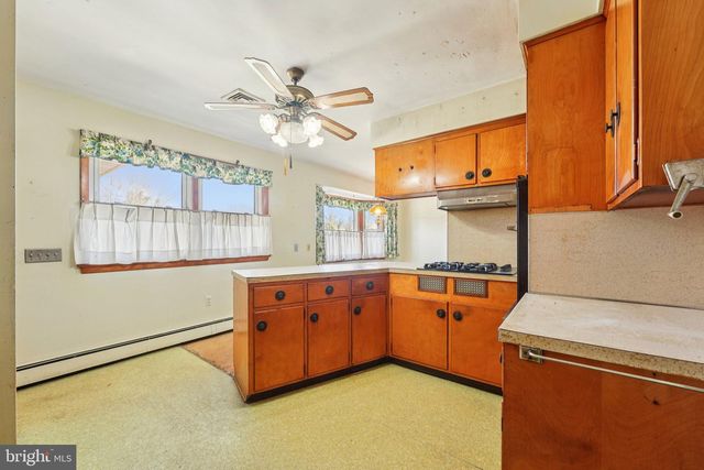 662 E WALNUT RD, Vineland, NJ 08360