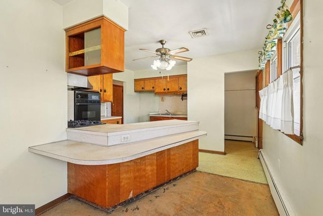 662 E WALNUT RD, Vineland, NJ 08360