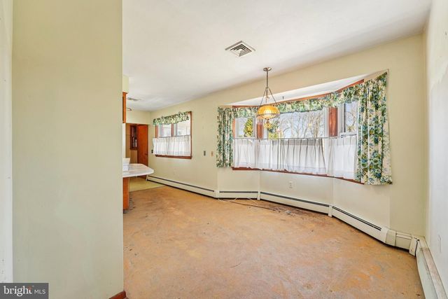 662 E WALNUT RD, Vineland, NJ 08360