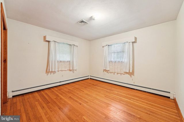 662 E WALNUT RD, Vineland, NJ 08360