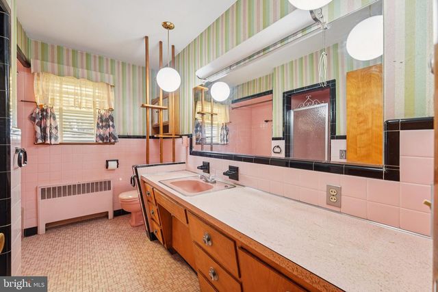 662 E WALNUT RD, Vineland, NJ 08360