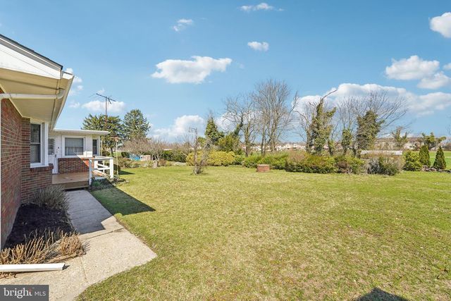 662 E WALNUT RD, Vineland, NJ 08360