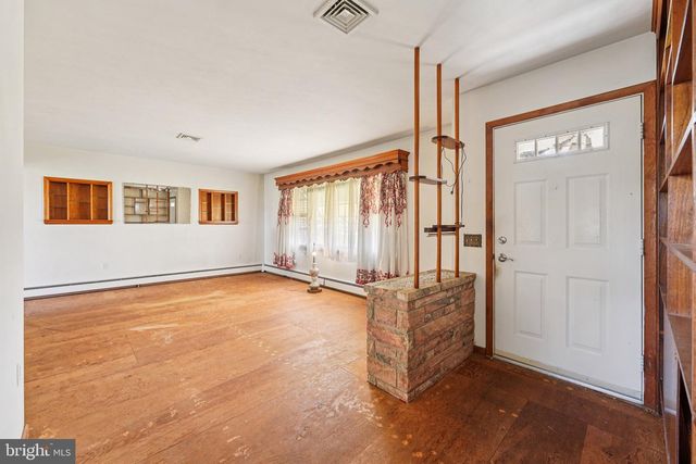 662 E WALNUT RD, Vineland, NJ 08360