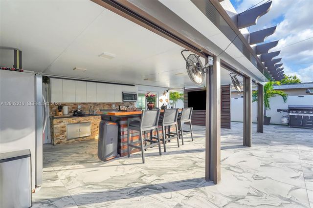 831 E 10th Pl, Hialeah, FL 33010