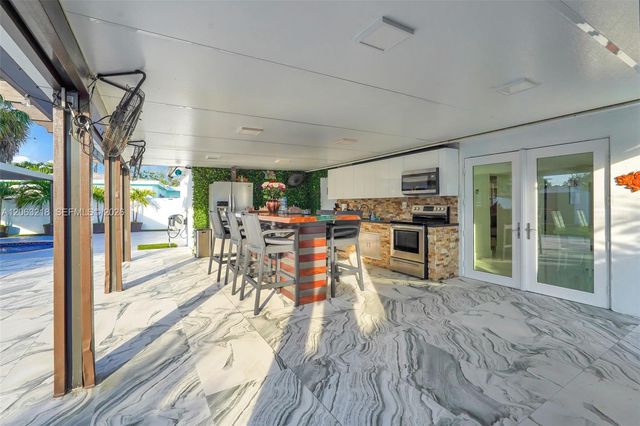 831 E 10th Pl, Hialeah, FL 33010