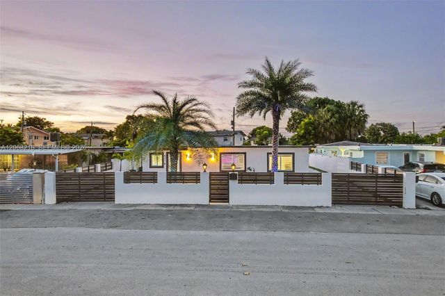 831 E 10th Pl, Hialeah, FL 33010