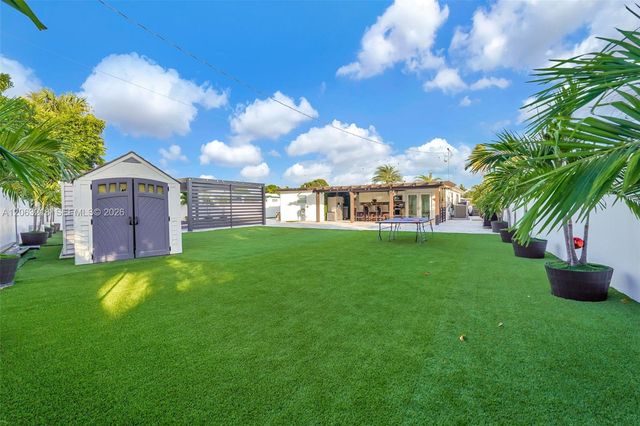831 E 10th Pl, Hialeah, FL 33010