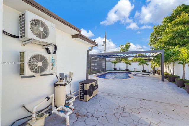 831 E 10th Pl, Hialeah, FL 33010