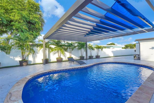831 E 10th Pl, Hialeah, FL 33010