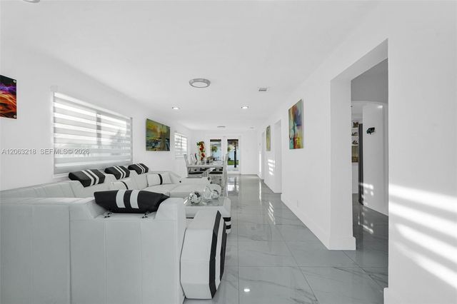 831 E 10th Pl, Hialeah, FL 33010