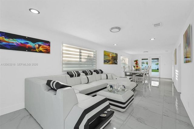 831 E 10th Pl, Hialeah, FL 33010