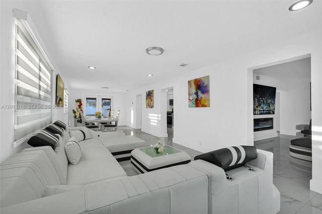 831 E 10th Pl, Hialeah, FL 33010