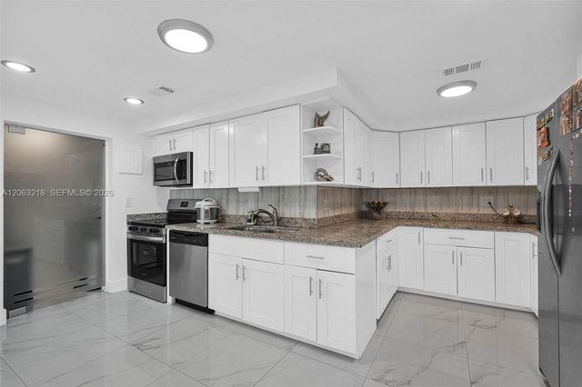831 E 10th Pl, Hialeah, FL 33010