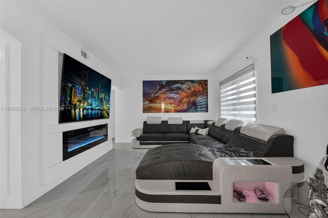 831 E 10th Pl, Hialeah, FL 33010