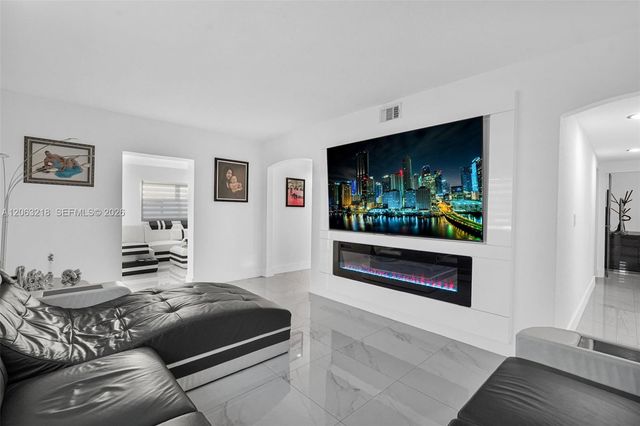 831 E 10th Pl, Hialeah, FL 33010
