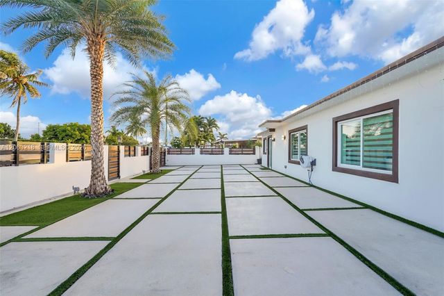 831 E 10th Pl, Hialeah, FL 33010