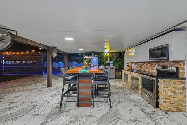 831 E 10th Pl, Hialeah, FL 33010