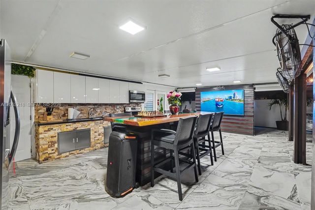 831 E 10th Pl, Hialeah, FL 33010