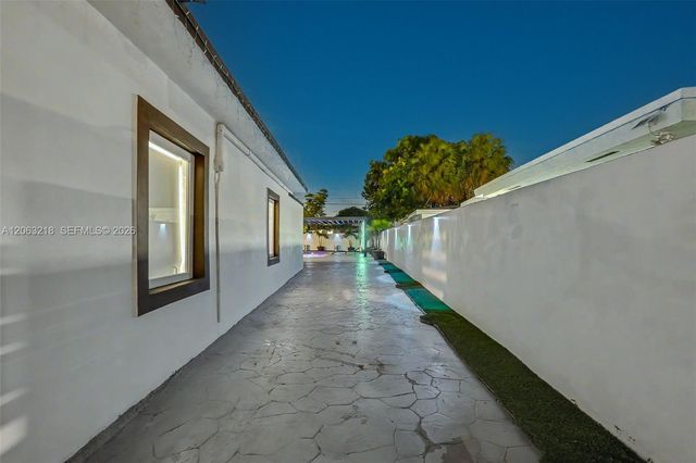831 E 10th Pl, Hialeah, FL 33010