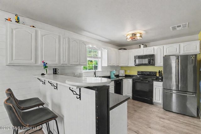 203 Mcdonald Drive, Pass Christian, MS 39571