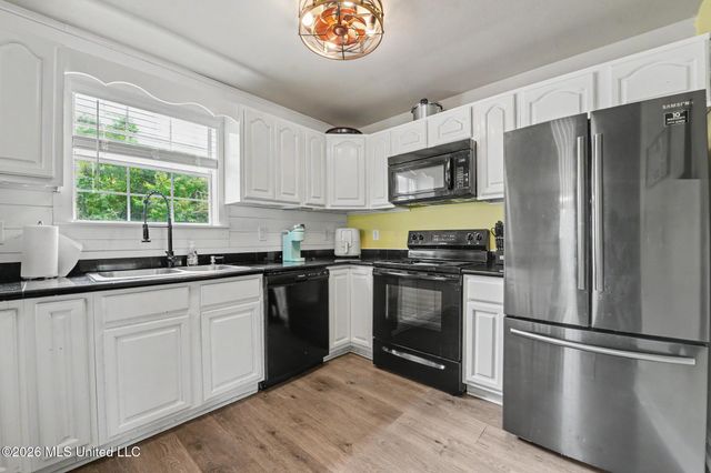 203 Mcdonald Drive, Pass Christian, MS 39571