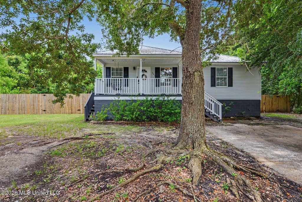 203 Mcdonald Drive, Pass Christian, MS 39571