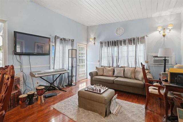 301 VERBENA DRIVE, Orlando, FL 32807