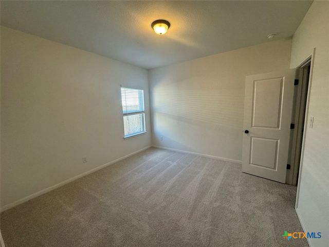 3717 Pin Oak Hills, Seguin, TX 78155