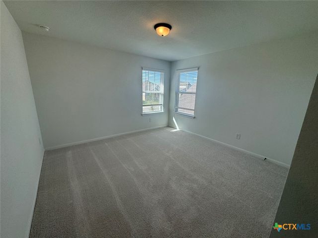 3717 Pin Oak Hills, Seguin, TX 78155