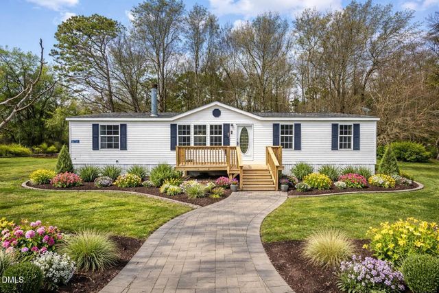 15 Dry Pond Lane, Zebulon, NC 27597