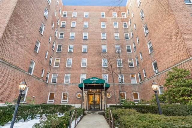 755 Bronx River Road 1C, Bronxville, NY 10708