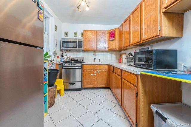 755 Bronx River Road 1C, Bronxville, NY 10708