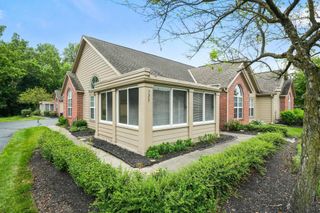 527 Mallet Place W, Columbus, OH 43230
