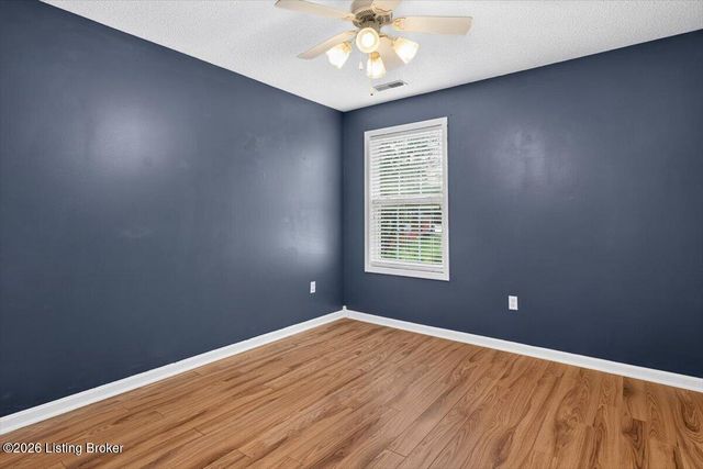 2038 Hearthside Cir, Shelbyville, KY 40065
