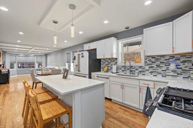 3305 W 66th Street, Chicago, IL 60629