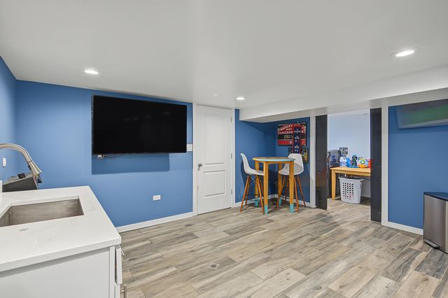 3305 W 66th Street, Chicago, IL 60629