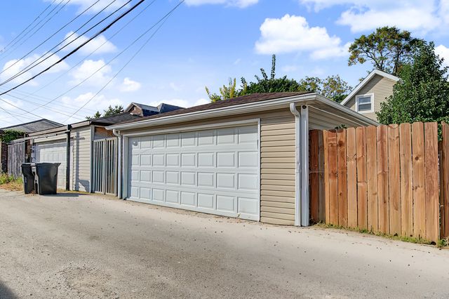3305 W 66th Street, Chicago, IL 60629