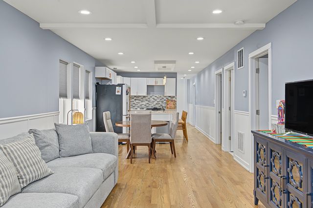 3305 W 66th Street, Chicago, IL 60629