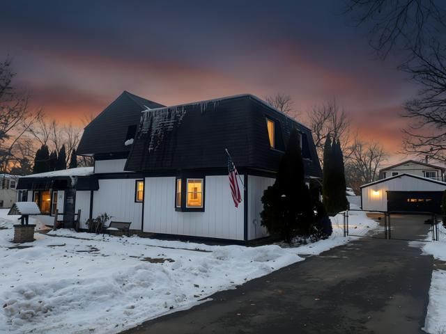 72 Clover Drive, Crystal Lake, IL 60014