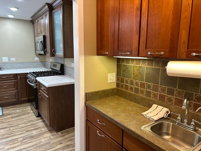 72 Clover Drive, Crystal Lake, IL 60014