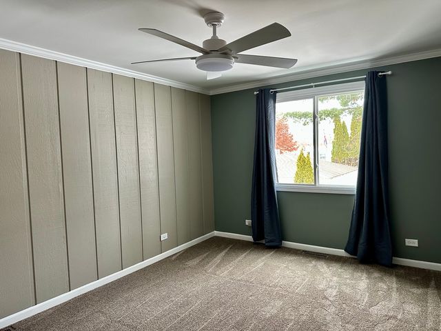 72 Clover Drive, Crystal Lake, IL 60014