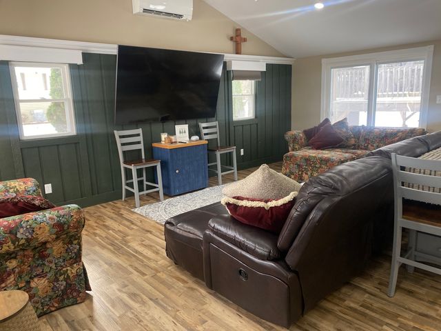 72 Clover Drive, Crystal Lake, IL 60014