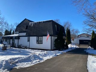 72 Clover Drive, Crystal Lake, IL 60014