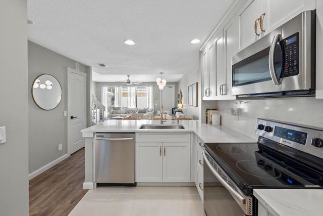 4006 Parkside Drive, Jupiter, FL 33458