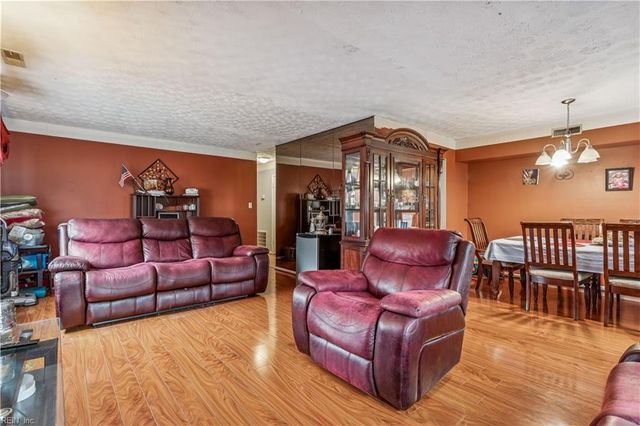 1335 Granada CT, Newport News, VA 23608