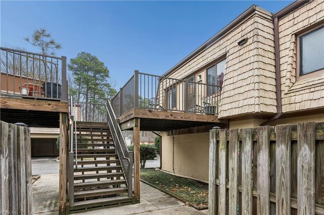 1335 Granada CT, Newport News, VA 23608