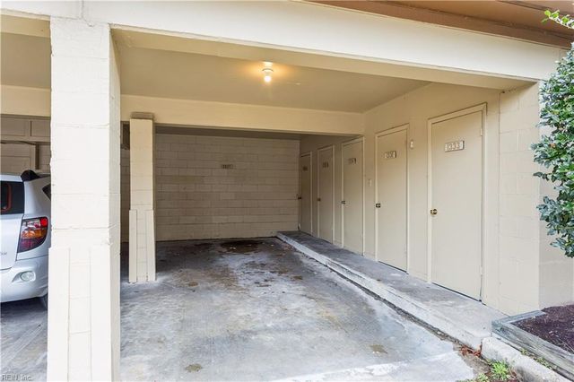 1335 Granada CT, Newport News, VA 23608