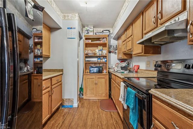 1335 Granada CT, Newport News, VA 23608