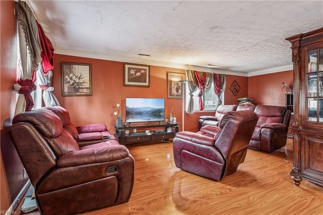 1335 Granada CT, Newport News, VA 23608