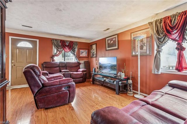 1335 Granada CT, Newport News, VA 23608